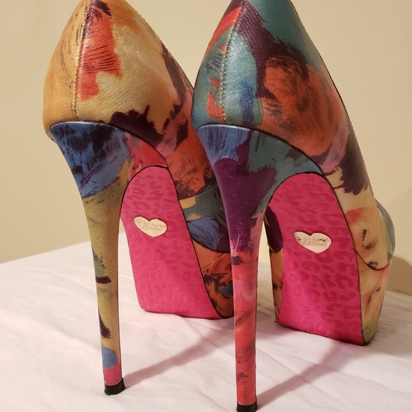 Floral Heels - Picture 4 of 5